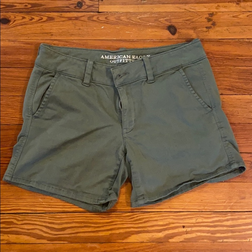 AE hunter green shorts